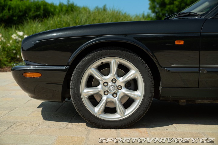 Jaguar XJR 2003