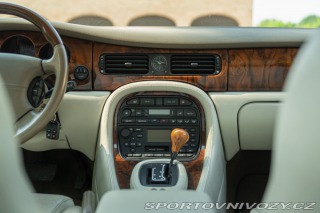 Jaguar XJR  2003