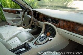 Jaguar XJR  2003
