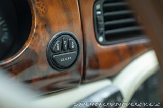 Jaguar XJR  2003