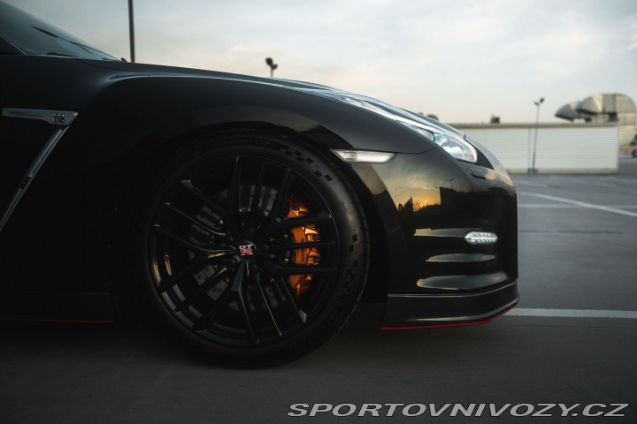 Nissan GT-R 2015