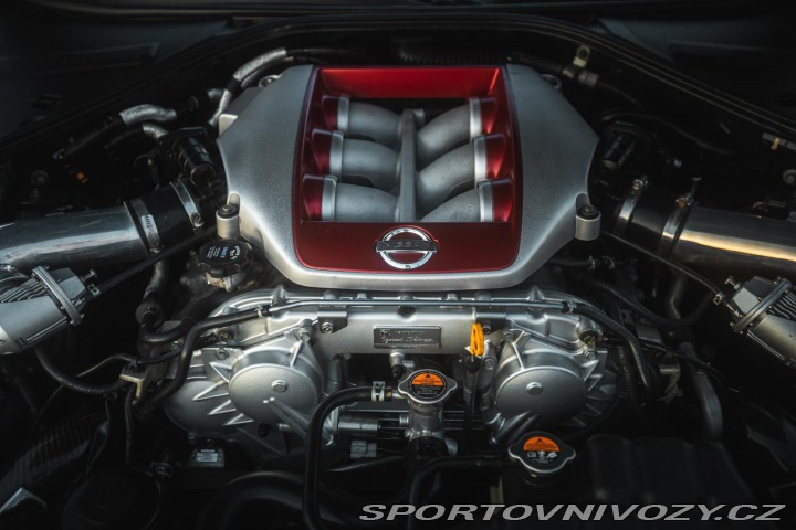 Nissan GT-R 2015