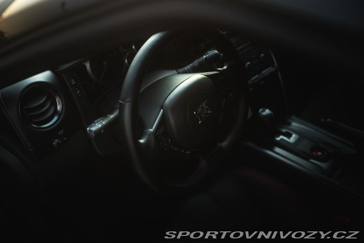 Nissan GT-R 2015