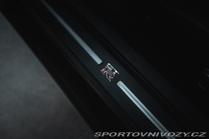 Nissan GT-R 2015