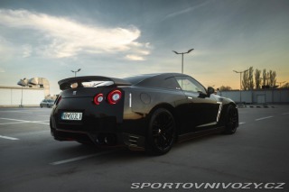 Nissan GT-R  2015