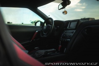 Nissan GT-R  2015