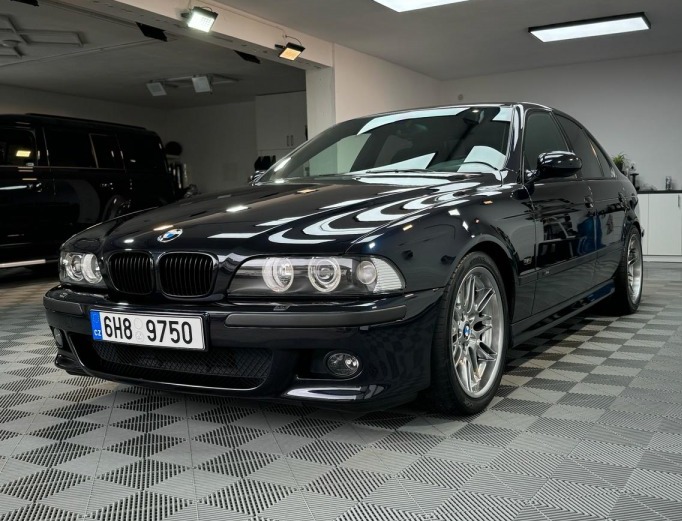 BMW M5 