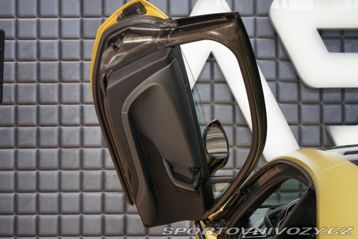 BMW i8 Protonic Frozen Yellow La 2017