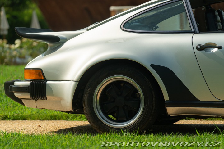 Porsche 911 930 (911) 3.0 TURBO 1975