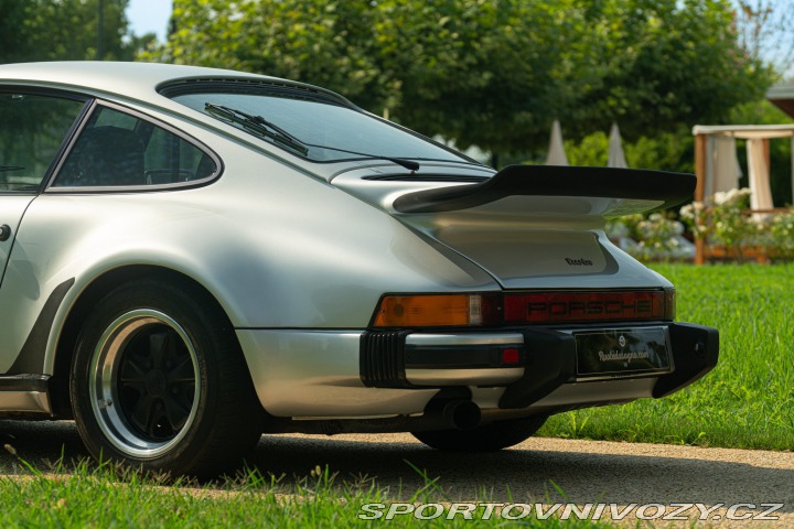 Porsche 911 930 (911) 3.0 TURBO 1975