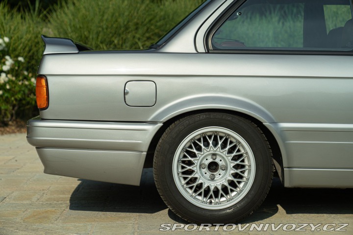 BMW 2 320 is e30 1988