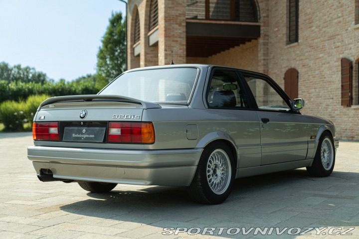 BMW 2 320 is e30 1988