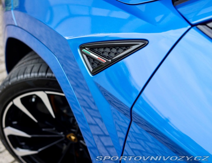 Lamborghini Urus 4.0 V8 *Blu Eleos*Akrapo 2019