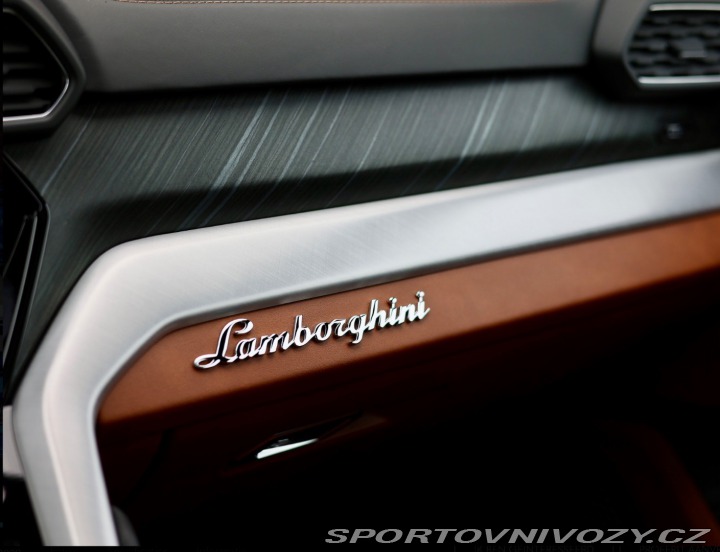 Lamborghini Urus 4.0 V8 *Blu Eleos*Akrapo 2019