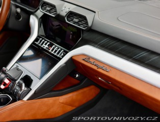 Lamborghini Urus 4.0 V8 *Blu Eleos*Akrapo 2019