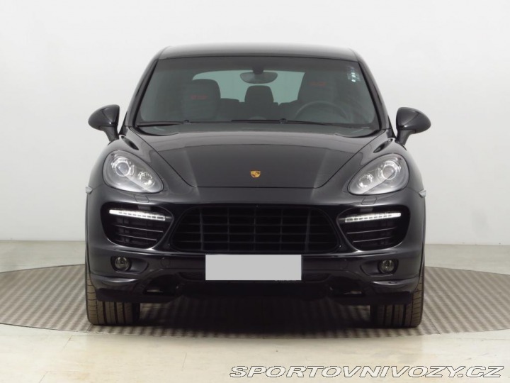 Porsche Cayenne GTS 2012