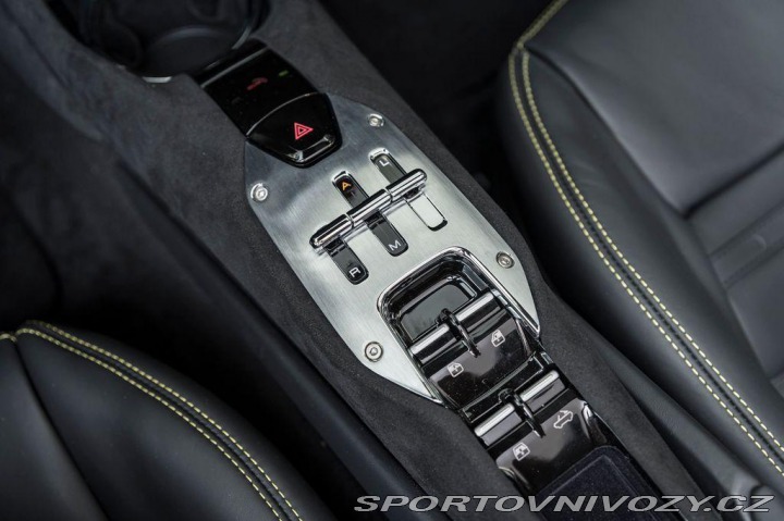 Ferrari 296 GTS SKLADEM/Lift/Daytona 1800