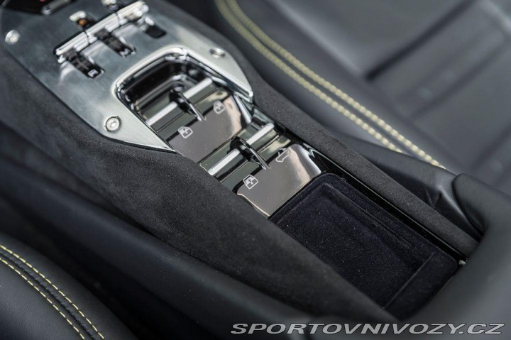 Ferrari 296 GTS SKLADEM/Lift/Daytona 2024