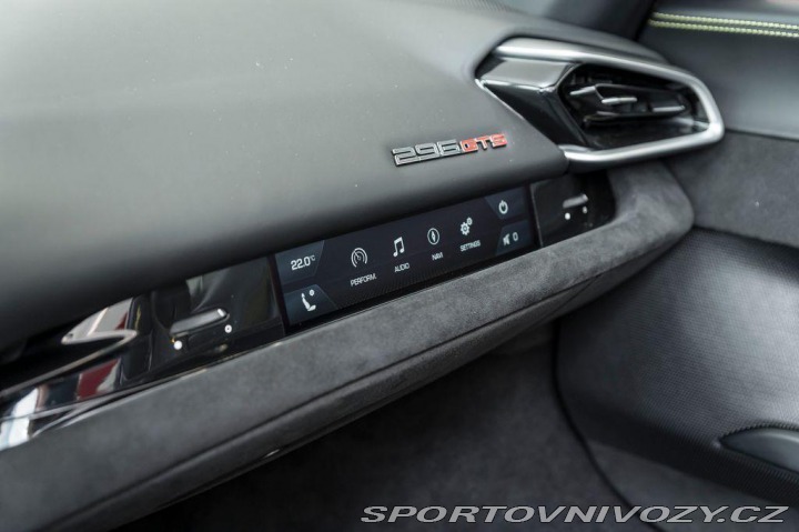 Ferrari 296 GTS SKLADEM/Lift/Daytona 1800