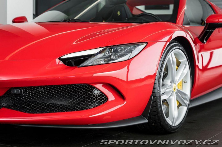 Ferrari 296 GTS SKLADEM/Lift/Daytona 2024