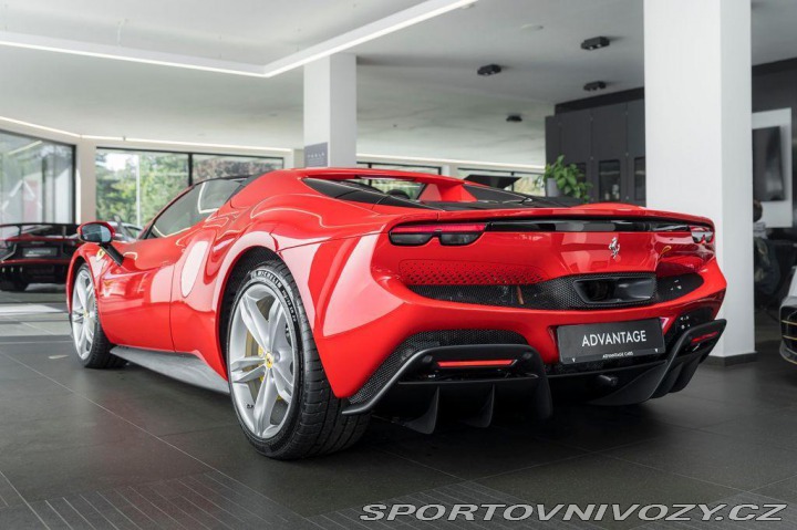 Ferrari 296 GTS SKLADEM/Lift/Daytona 2024