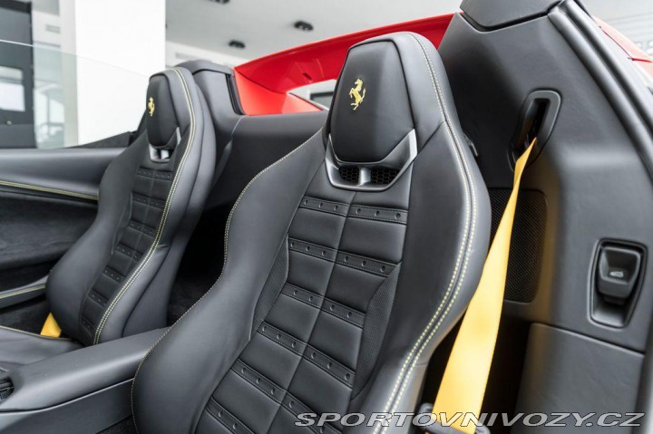 Ferrari 296 GTS SKLADEM/Lift/Daytona 1800