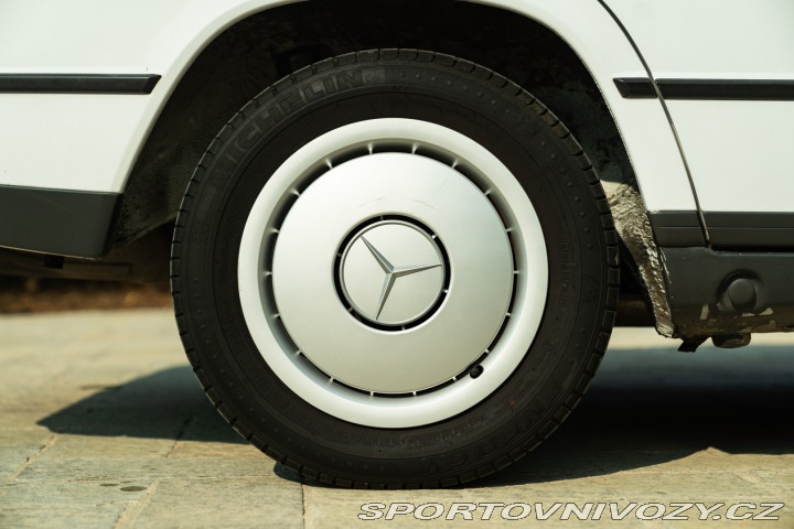 Mercedes-Benz E 190 E 1987