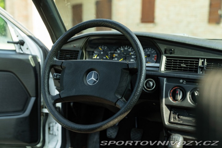 Mercedes-Benz E 190 E 1987