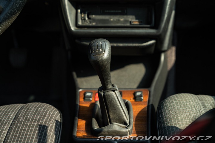 Mercedes-Benz E 190 E 1987