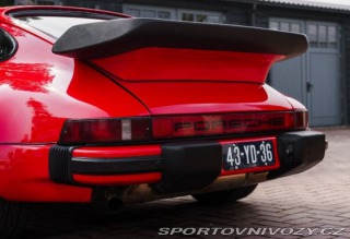 Porsche 911  1977