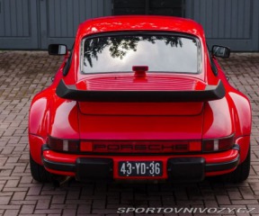 Porsche 911  1977
