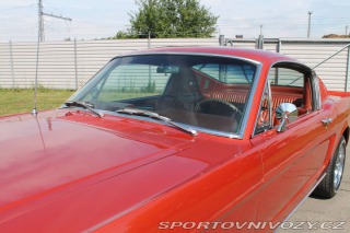 Ford Mustang Fastback 289 V8, manuál 1966
