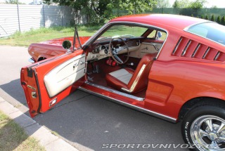 Ford Mustang Fastback 289 V8, manuál 1966