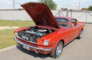 Ford Mustang Fastback 289 V8, manuál 1966