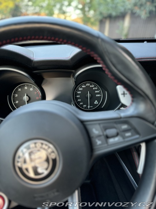 Alfa Romeo Stelvio Quadrifoglio 2019