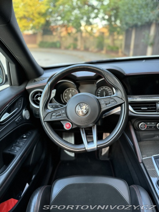 Alfa Romeo Stelvio Quadrifoglio 2019
