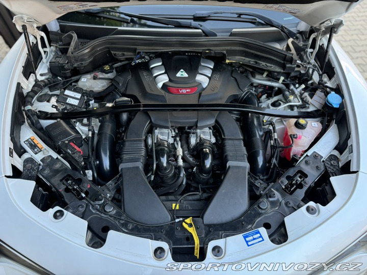 Alfa Romeo Stelvio Quadrifoglio 2019