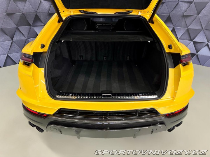 Lamborghini Urus 4,0 V8 PERFORMANTE, CARBO 2024