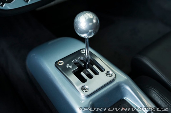 Ferrari 360 Spider / MANUÁL 1800