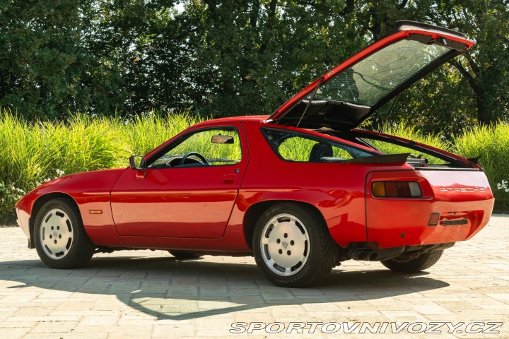 Porsche 928 S 1984