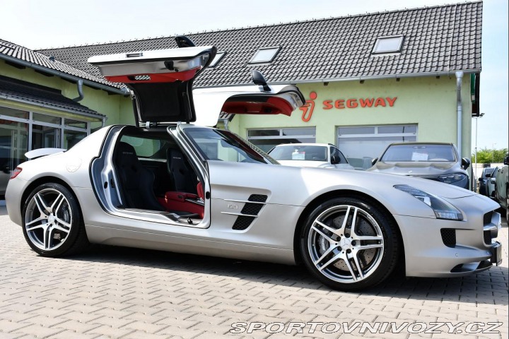 Mercedes-Benz SLS AMG 6.2 V8 REZERVACE 2010