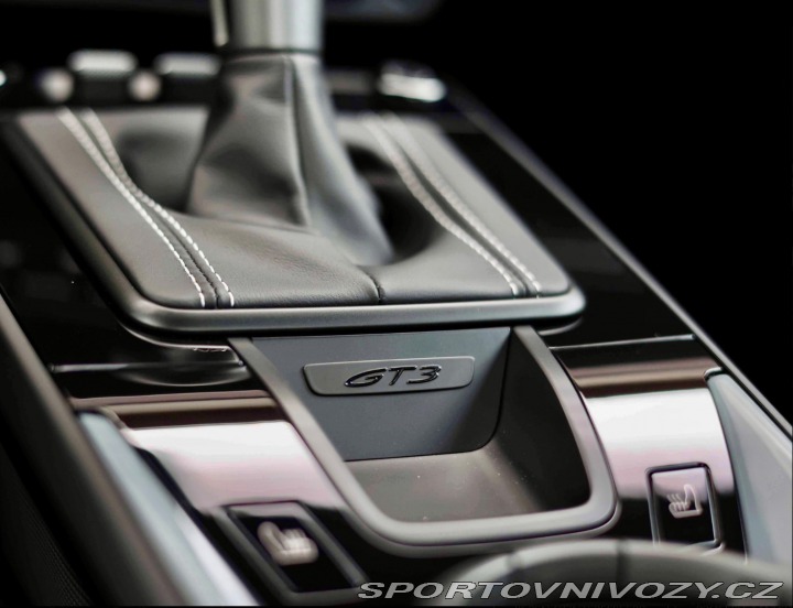 Porsche 911 GT3 Touring *Arctic šedá 2023