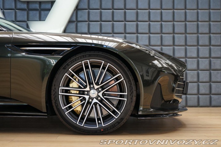 Aston Martin DB12 500kW V8 B&W Ceramic 2024