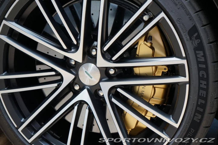 Aston Martin DB12 500kW V8 B&W Ceramic 2024