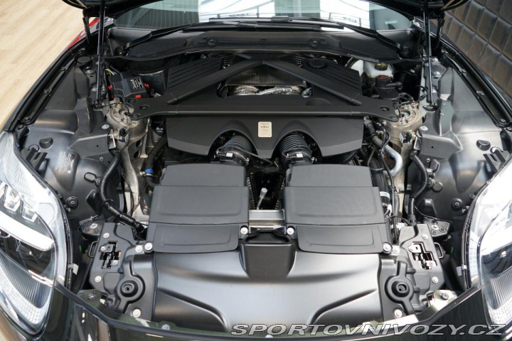 Aston Martin DB12 500kW V8 B&W Ceramic 2024
