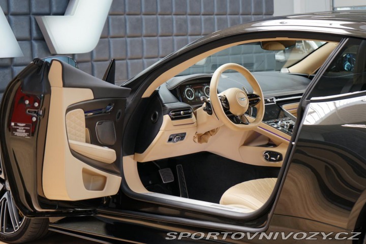 Aston Martin DB12 500kW V8 B&W Ceramic 2024