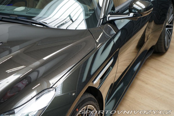 Aston Martin DB12 500kW V8 B&W Ceramic 2024