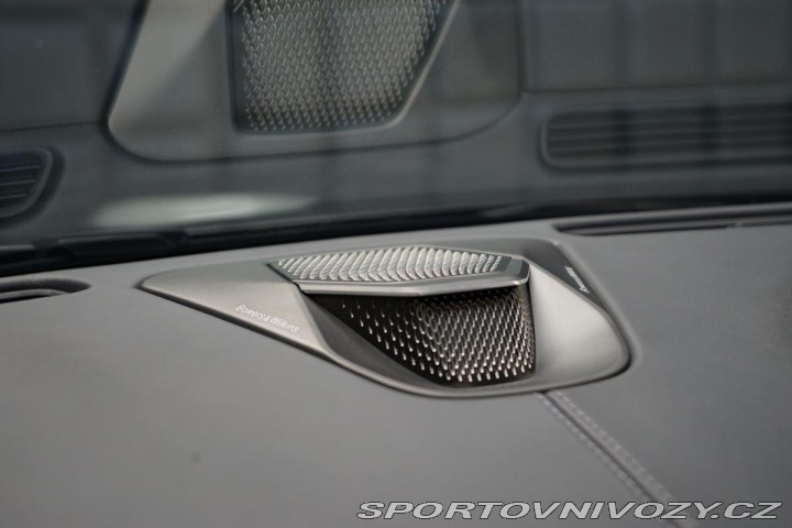 Aston Martin DB12 500kW V8 B&W Ceramic 2024