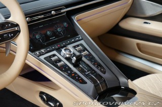 Aston Martin DB12 500kW V8 B&W Ceramic 2024