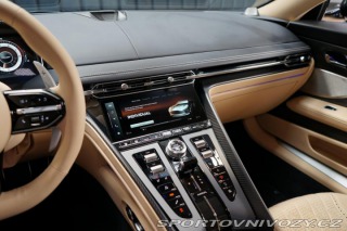 Aston Martin DB12 500kW V8 B&W Ceramic 2024